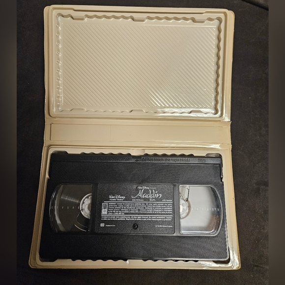 Disney Black Diamond VHS | Aladdin | Beauty and the Beast | Rescuers Down Under - Picture 5 of 15